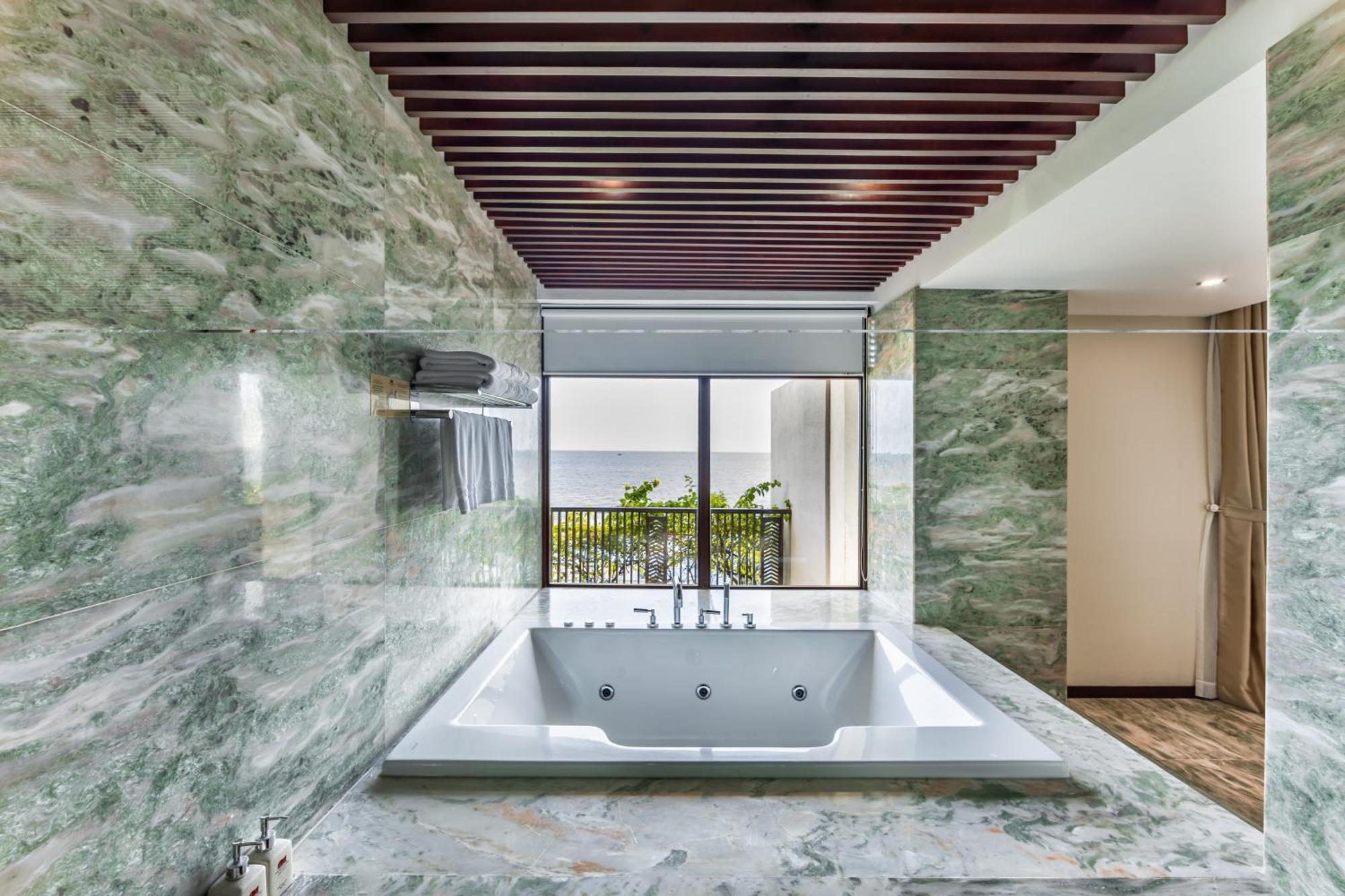 Vietsovpetro Ho Tram Beach Resort & Spa Bagian luar foto